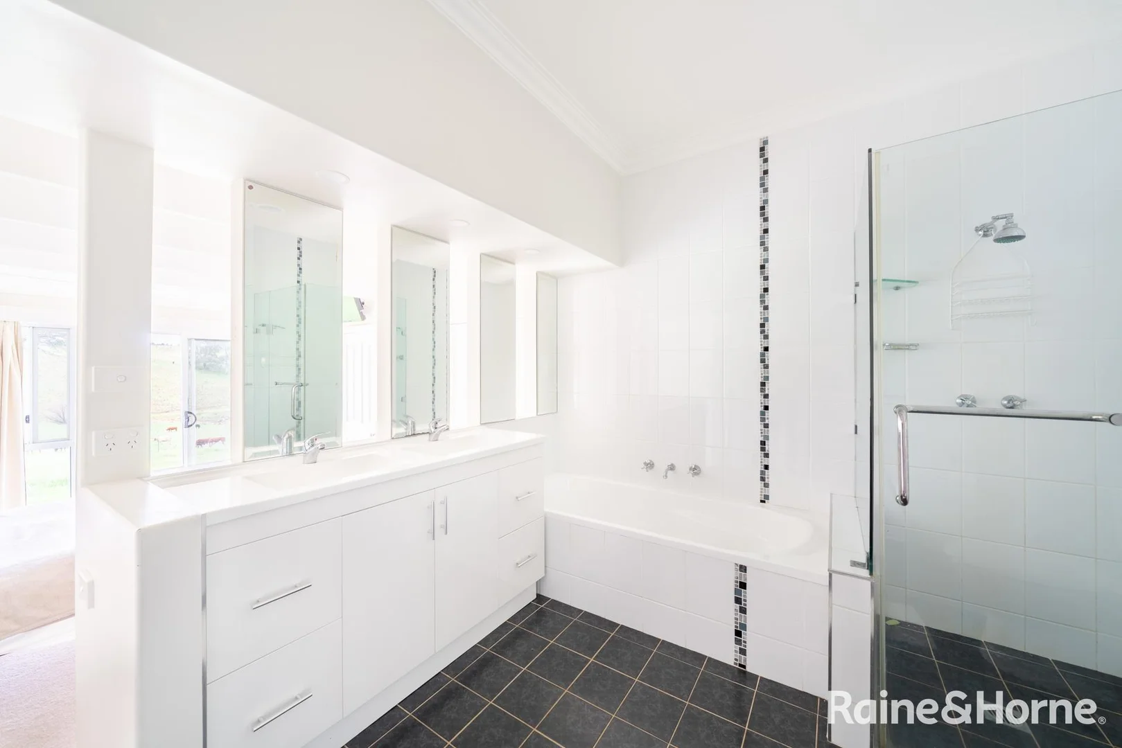 Additional image 12 of 2216 Freemantle Road, Freemantle NSW 2795