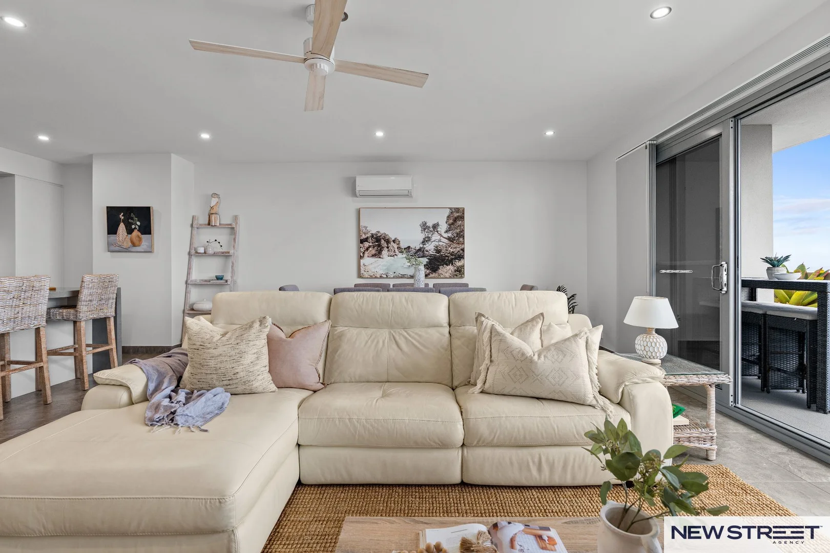 Additional image 9 of 403/1 Mawson Close, Caves Beach NSW 2281