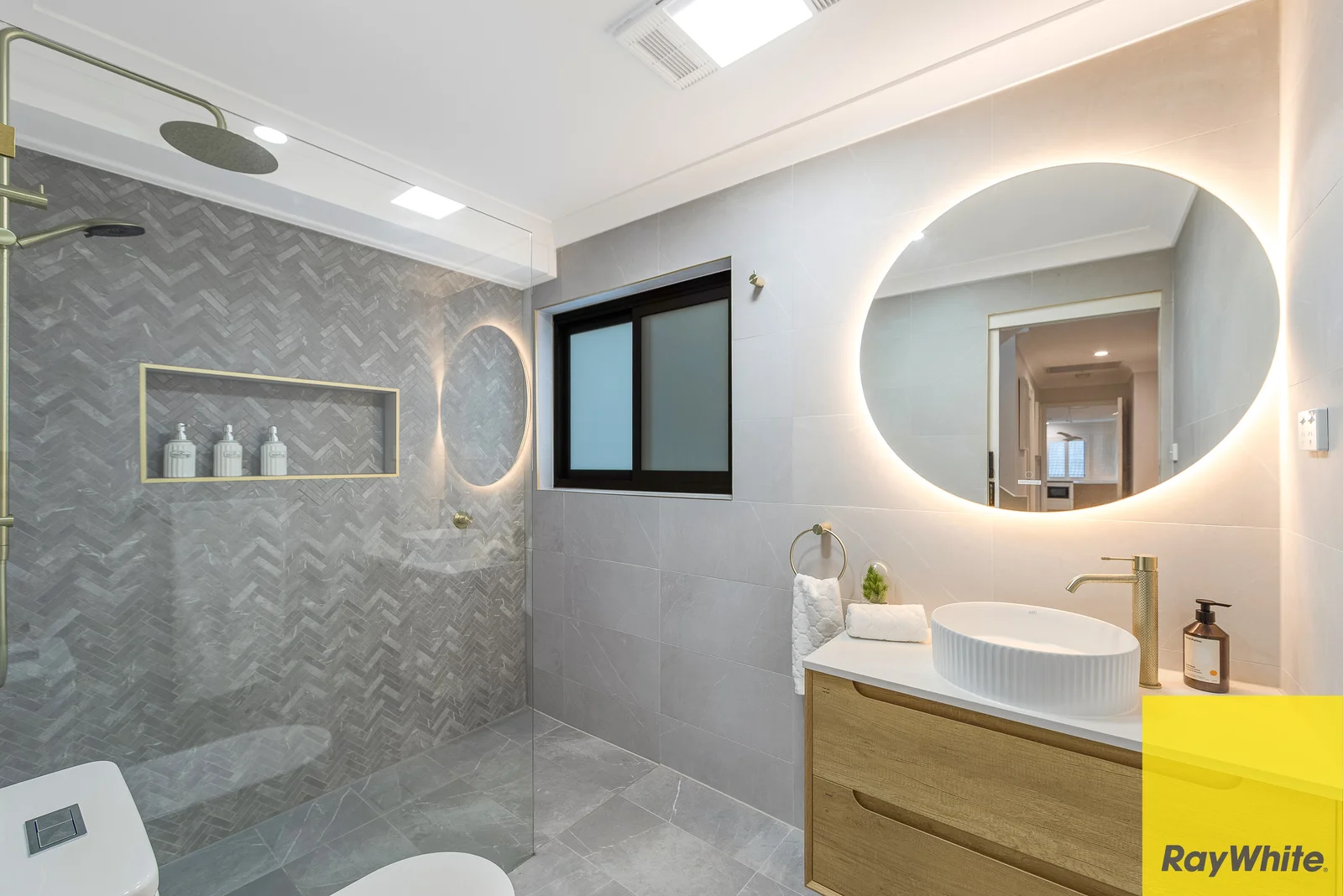 Additional image 19 of 36 Daley Avenue, Daleys Point NSW 2257