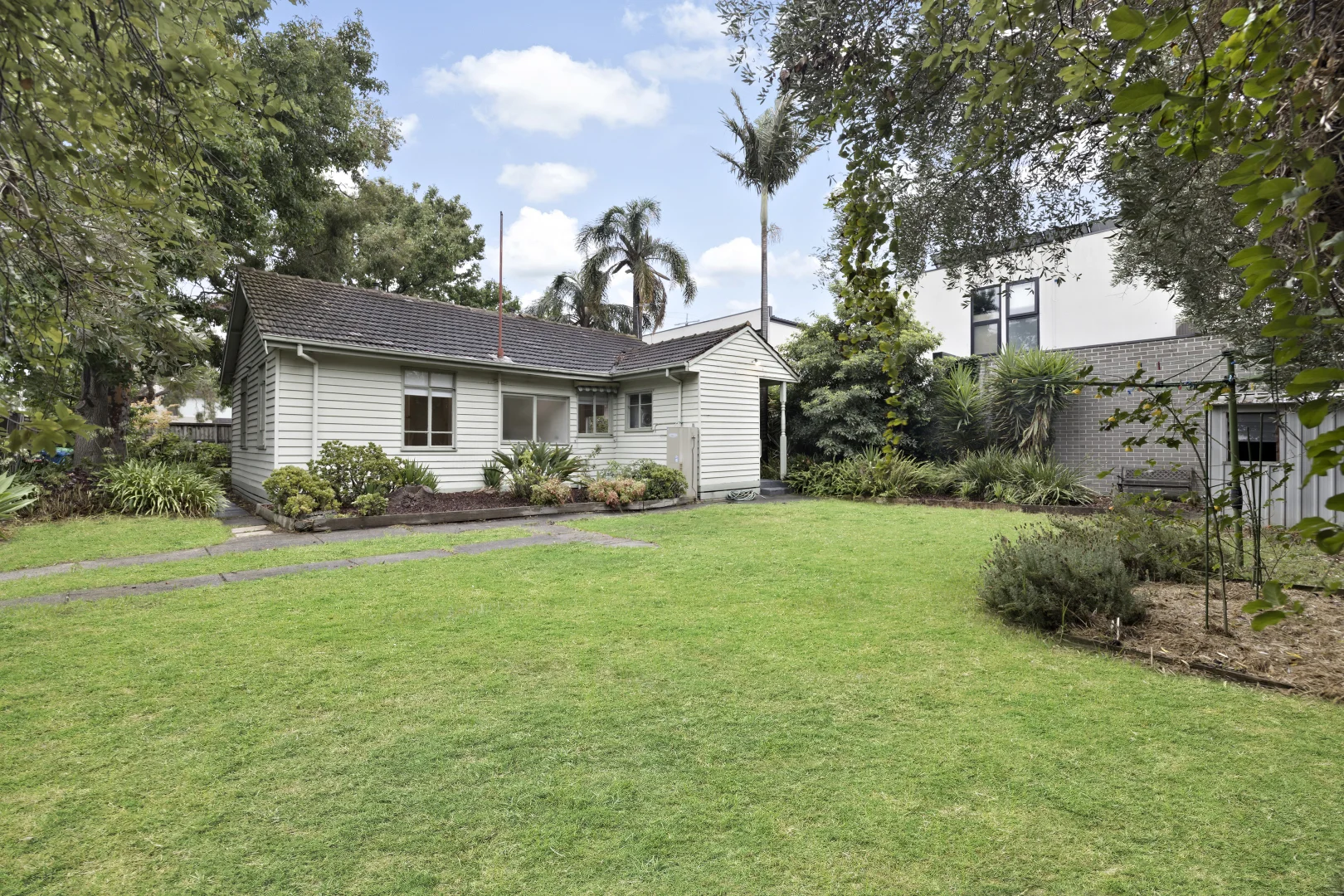 Additional image 20 of 472 Bluff Road, Hampton VIC 3188