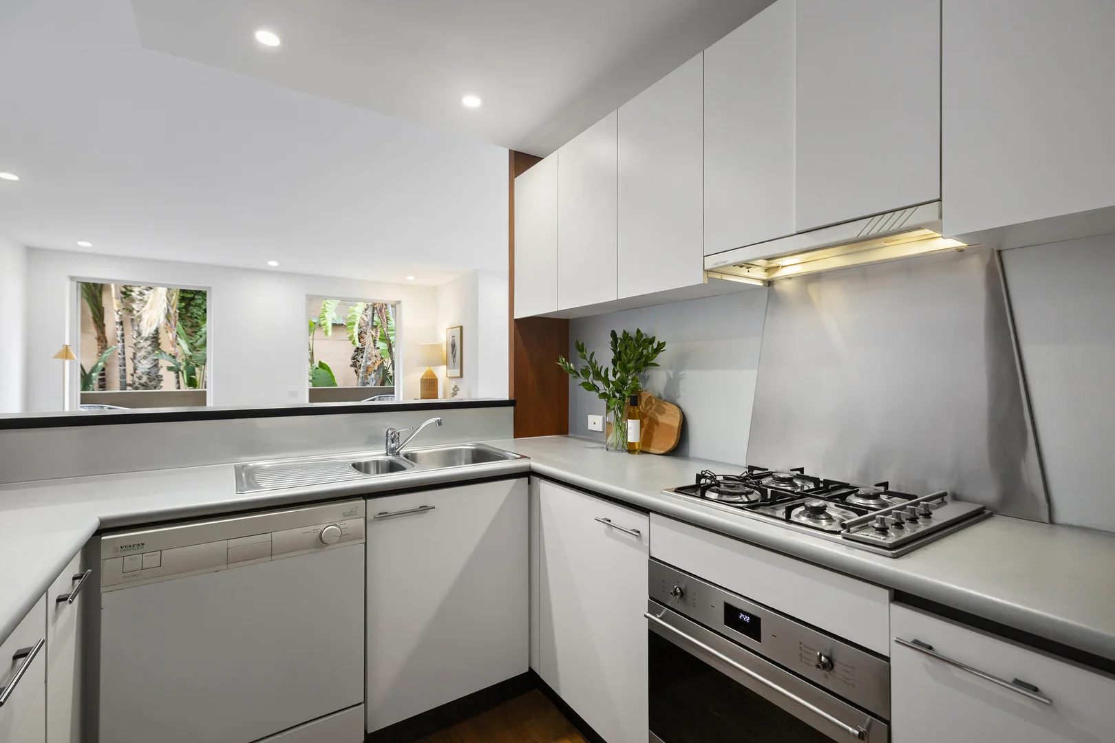 Additional image 3 of 3/110 Beaconsfield Parade, Albert Park VIC 3206