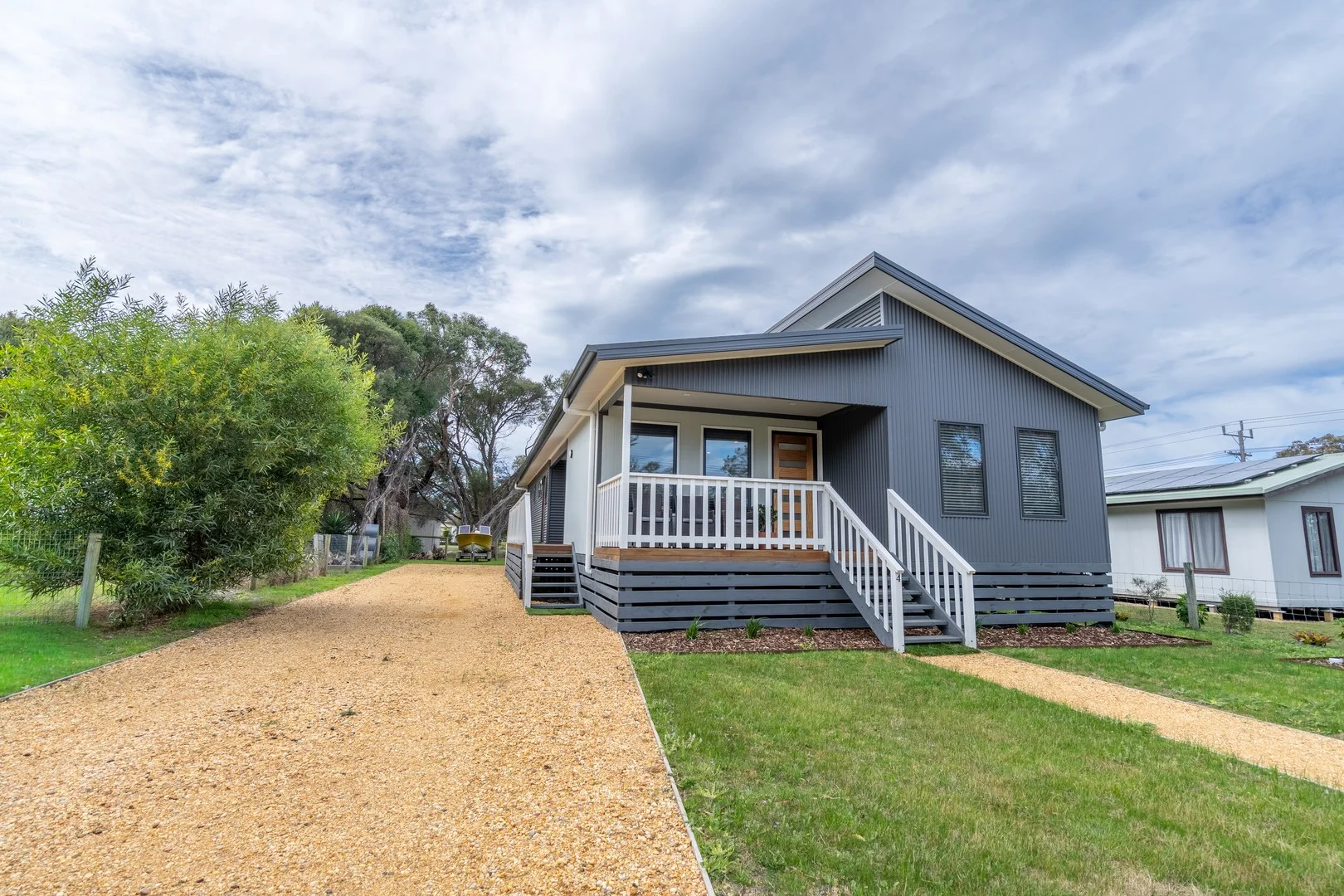 4 Cove Street, Loch Sport VIC 3851