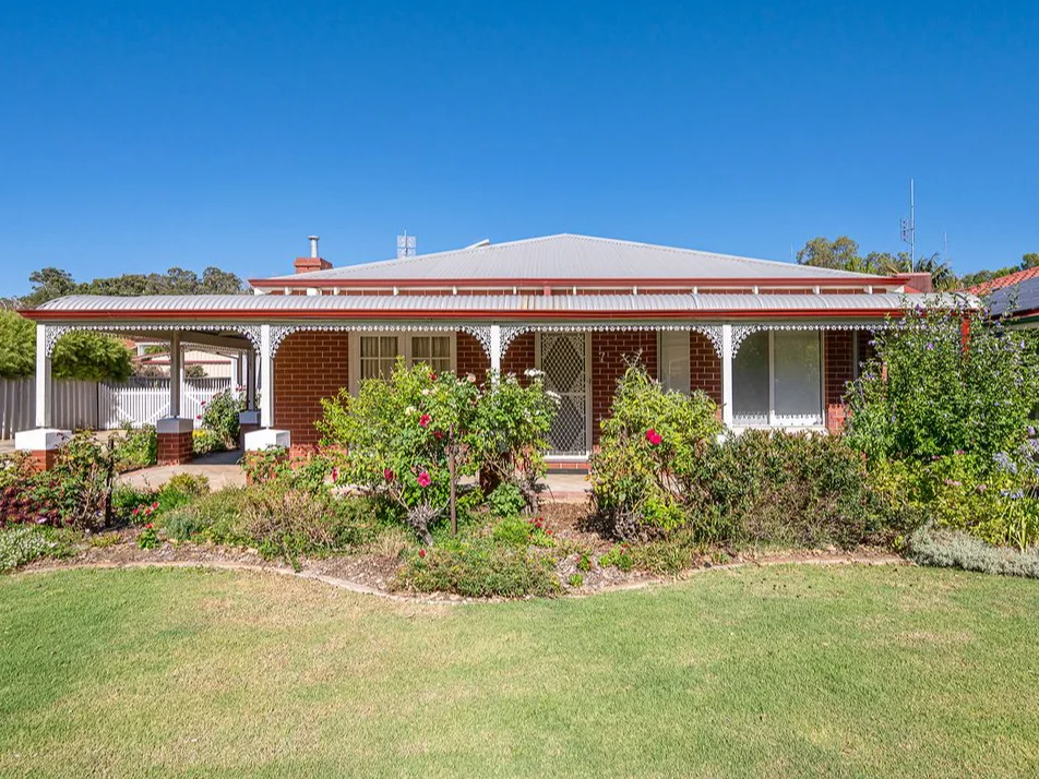 7 Lincoln Grove, College Grove WA 6230