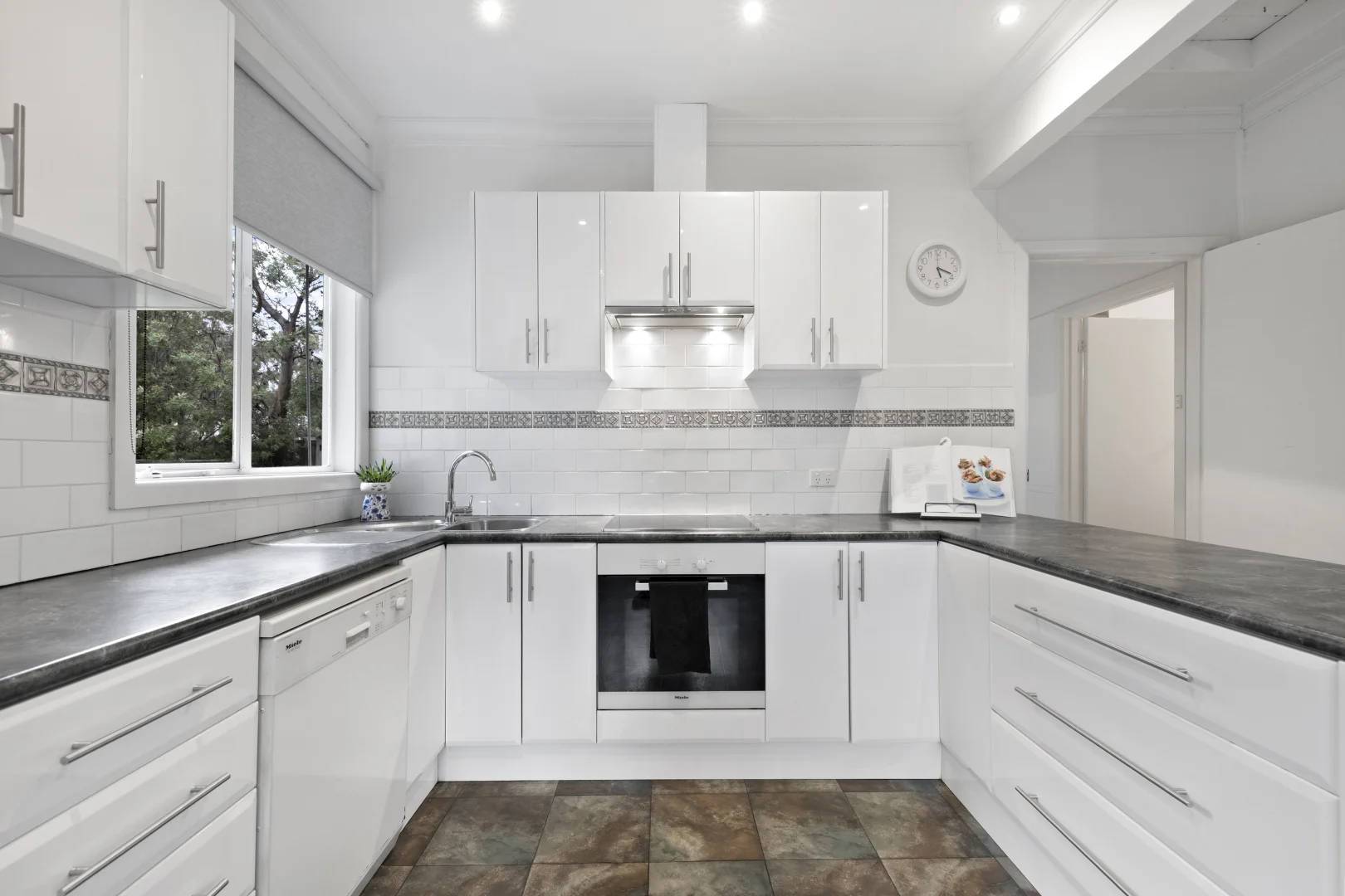 Additional image 6 of 472 Bluff Road, Hampton VIC 3188