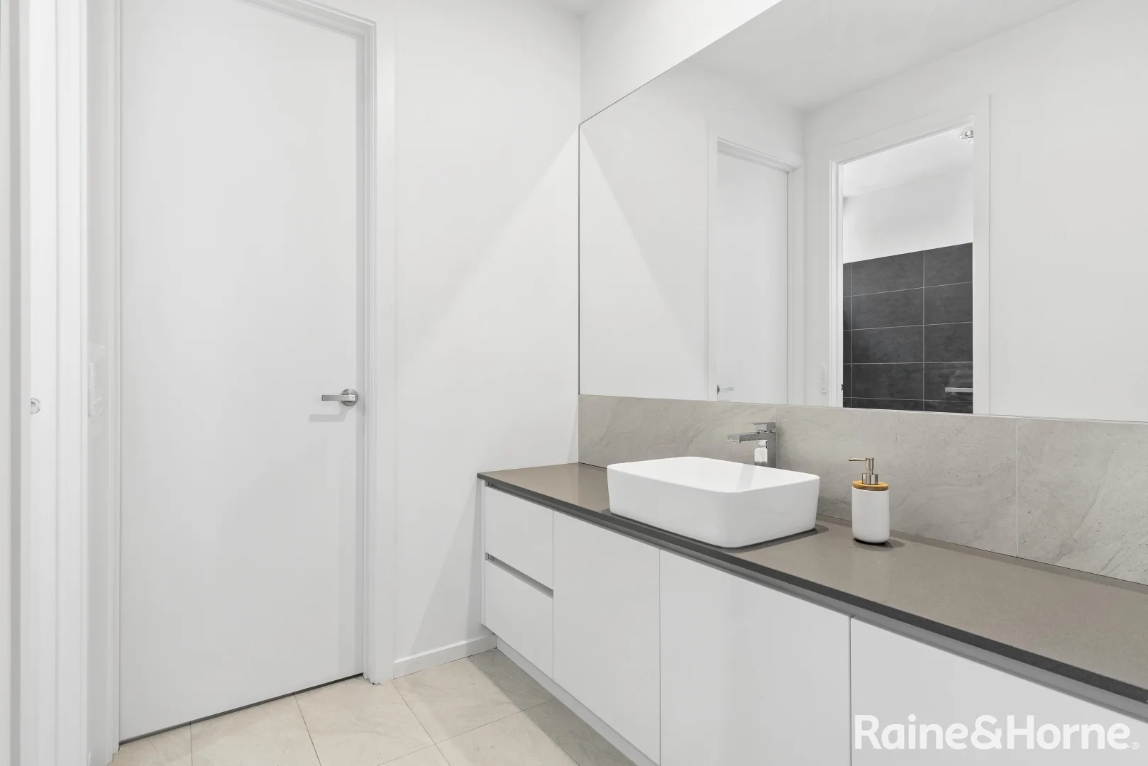 Additional image 8 of 1/9 Weeroona Street, Rye VIC 3941