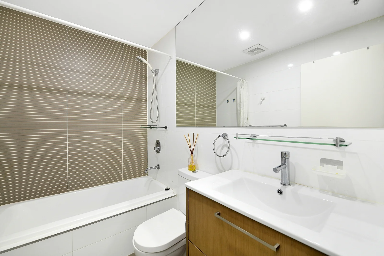 Additional image 6 of Level 13, 98/1-3 Bigge Street, Warwick Farm NSW 2170