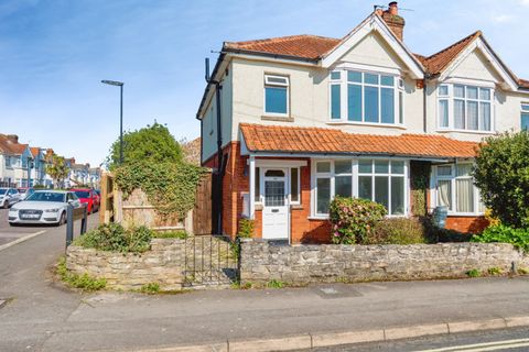 Blenheim Gardens, Southampton, Hampshire SO17