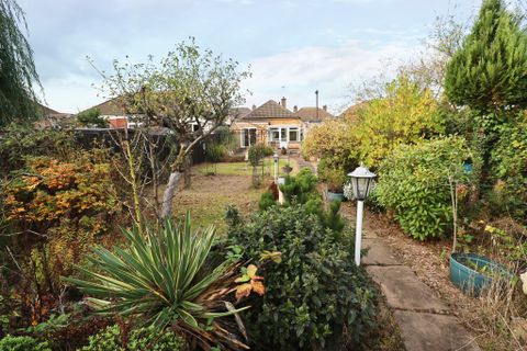 Oakcroft Avenue, Kirby Muxloe, Leicester LE9