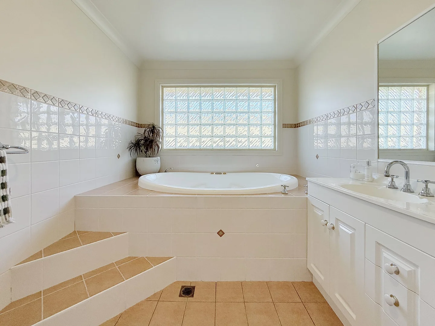 Additional image 19 of 6 Scott Place, Young NSW 2594