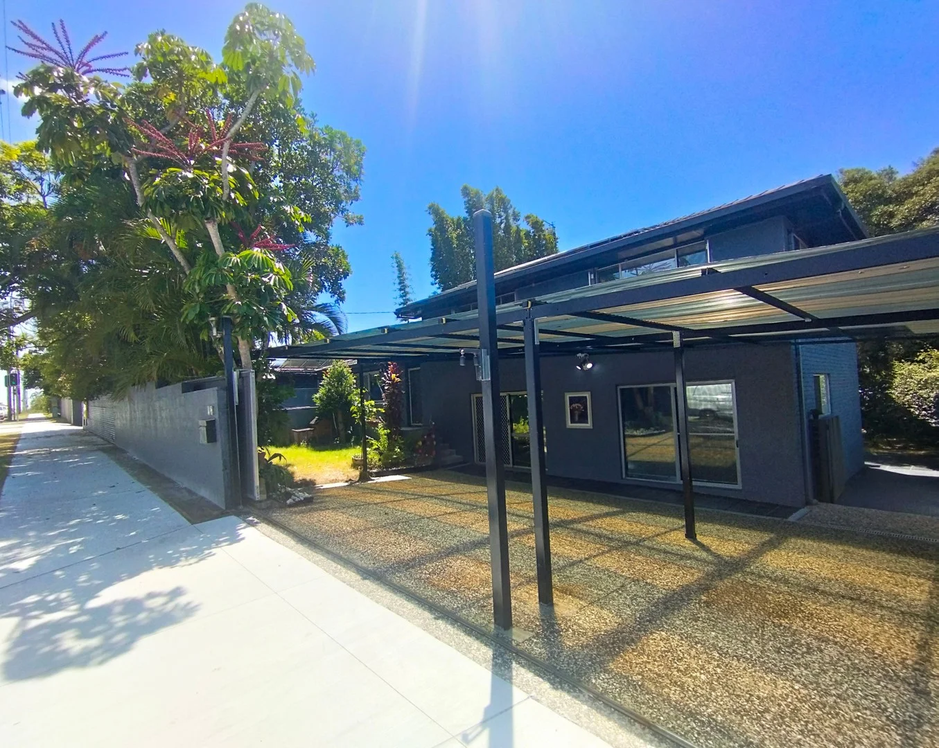 37 Kumbari Avenue, Southport QLD 4215