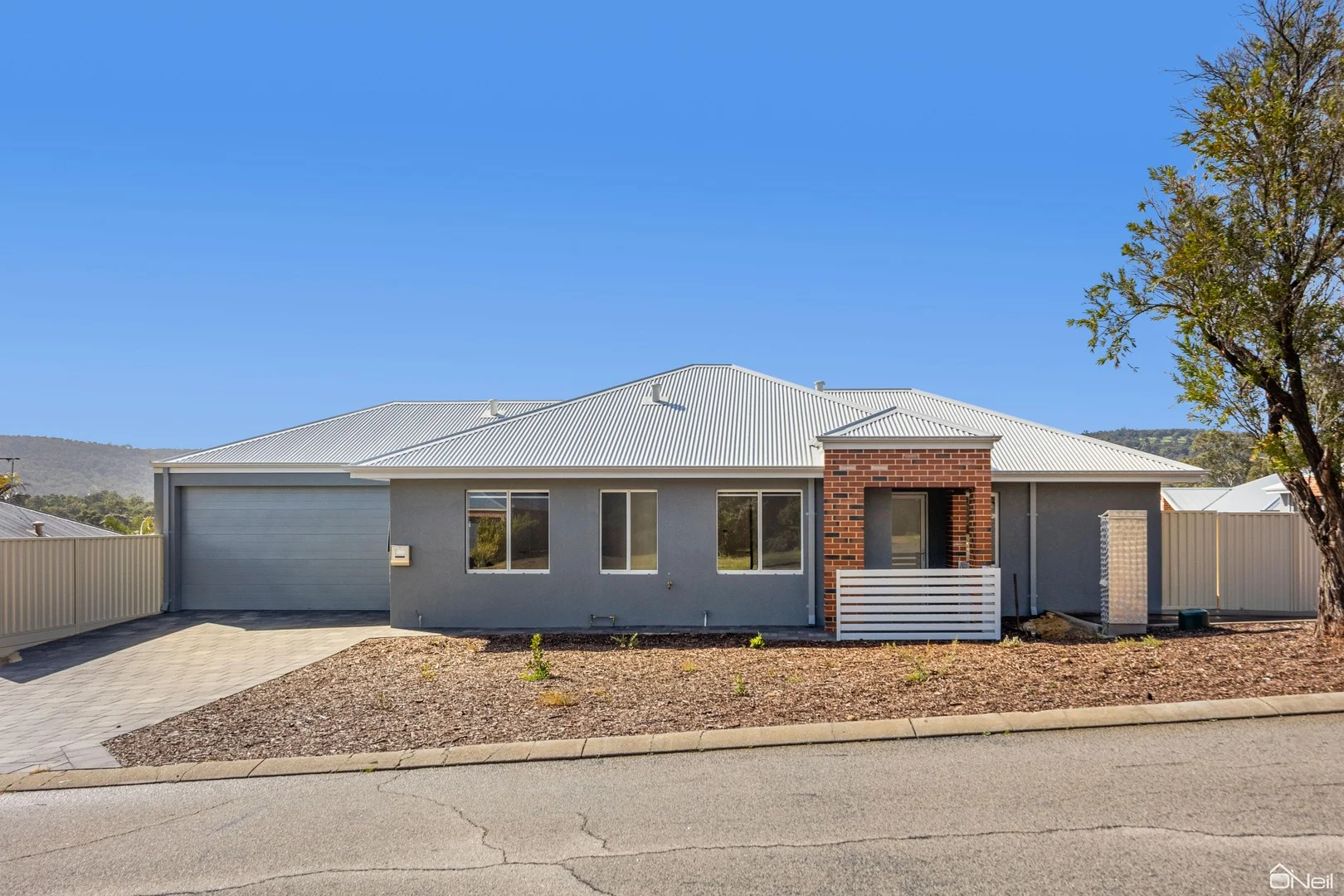 8 Dale Street, Mount Nasura WA 6112