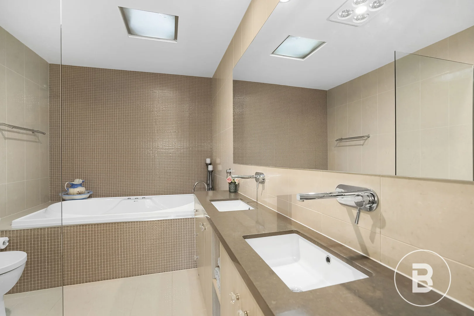 Additional image 16 of 121 Wendouree Parade, Lake Wendouree VIC 3350