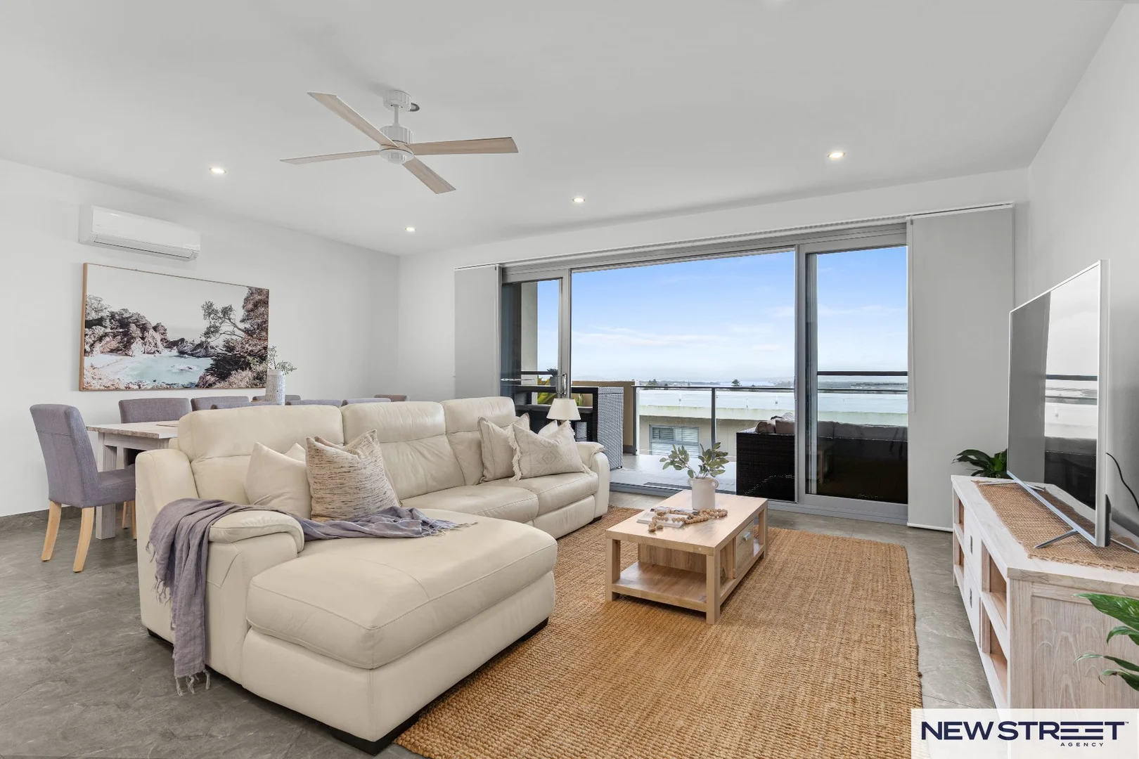 Additional image 16 of 403/1 Mawson Close, Caves Beach NSW 2281