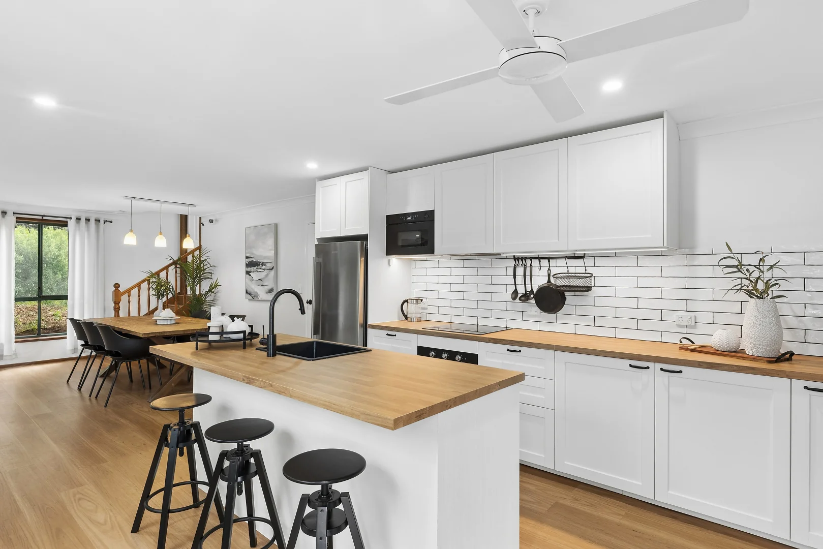 14 Railway Crescent, Lisarow NSW 2250