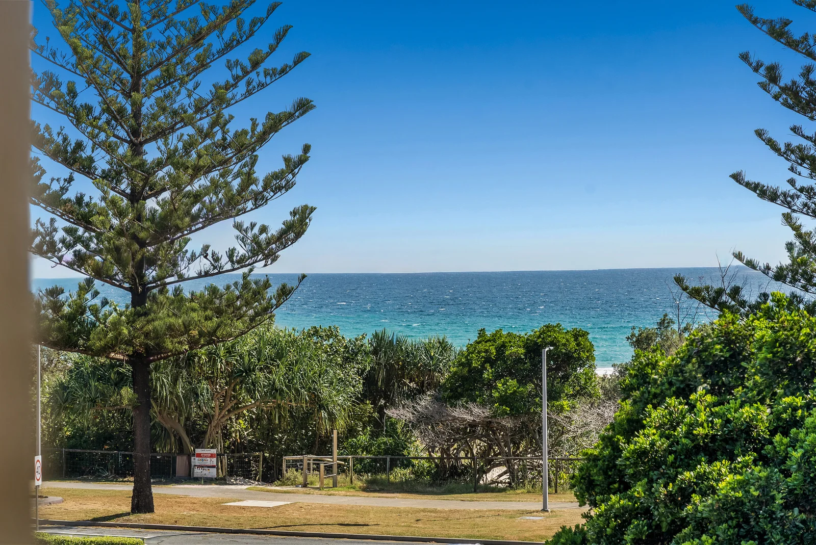 9/125 Golden Four Drive, Bilinga QLD 4225