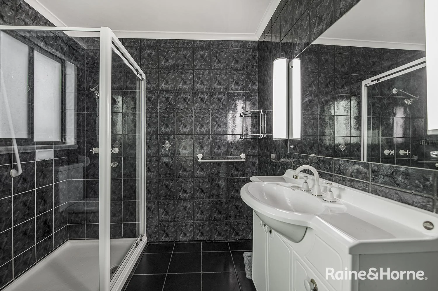 Additional image 11 of 29 Violet Town Road, Tingira Heights NSW 2290