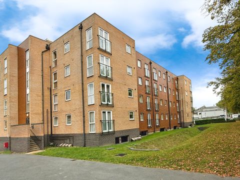Pavilion Close, Leicester, Leicester LE2
