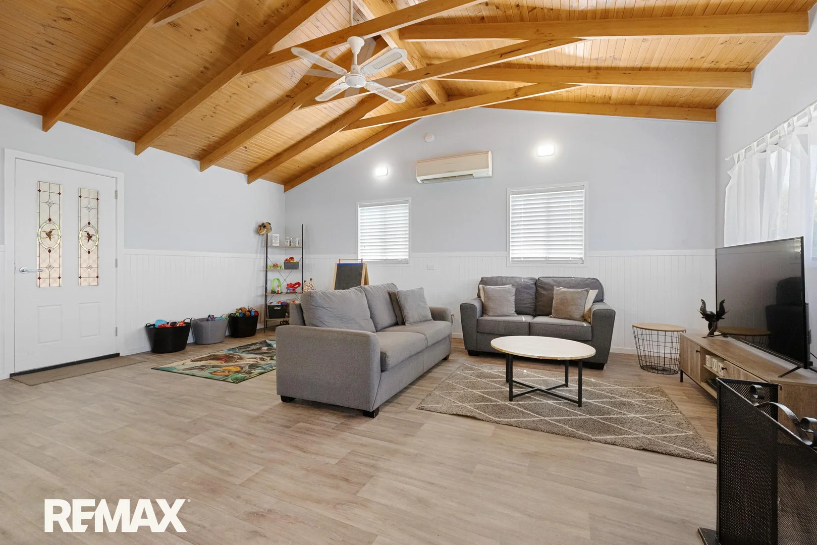 Additional image 2 of 19 Outlook Avenue, Lakes Entrance VIC 3909