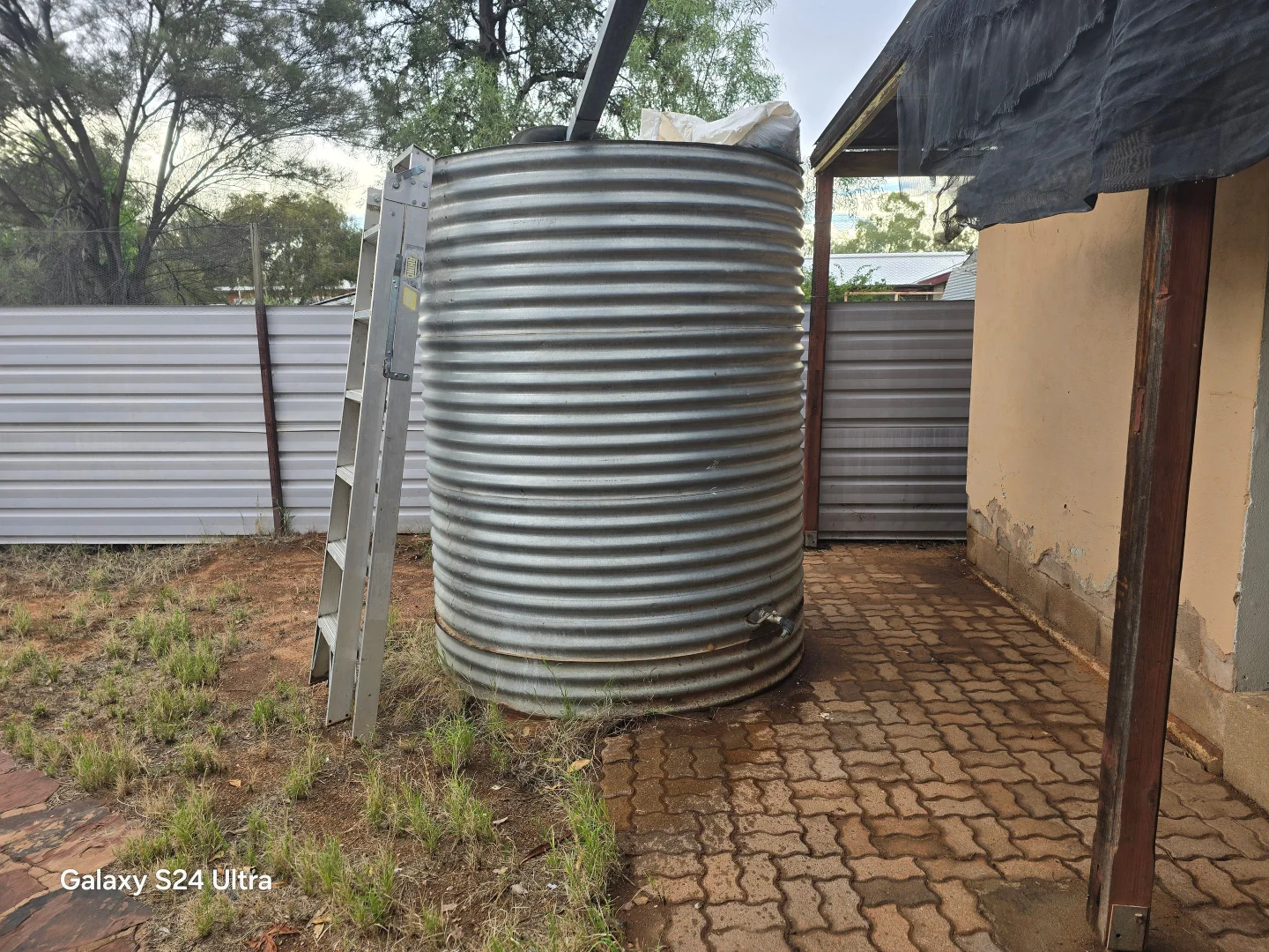 Additional image 9 of East Side NT 0870