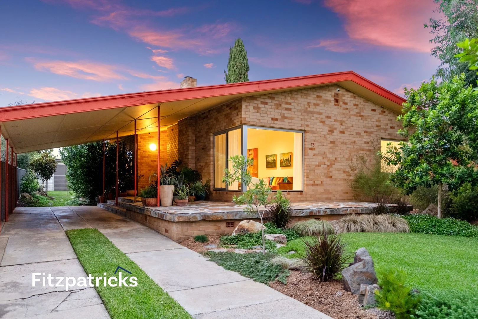 75 Tichborne Crescent, Kooringal NSW 2650