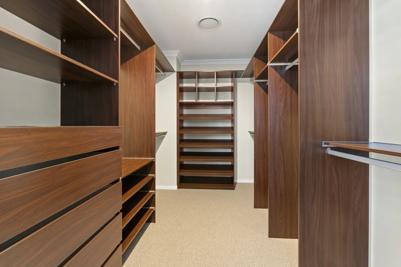 Additional image 18 of 60 Greenview Circuit, Arundel QLD 4214