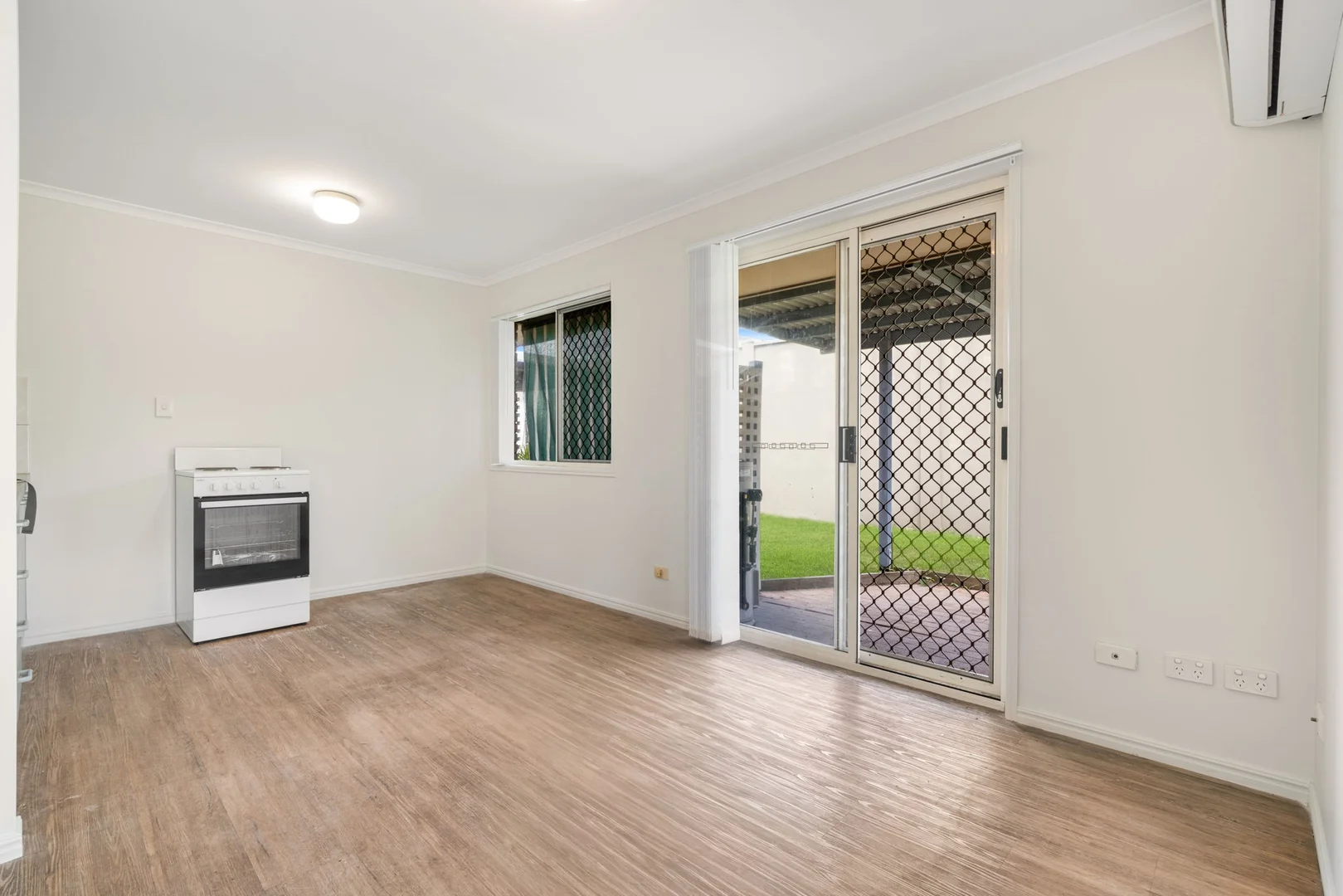 Additional image 2 of 1/12-14 Yeates Crescent, Meadowbrook QLD 4131