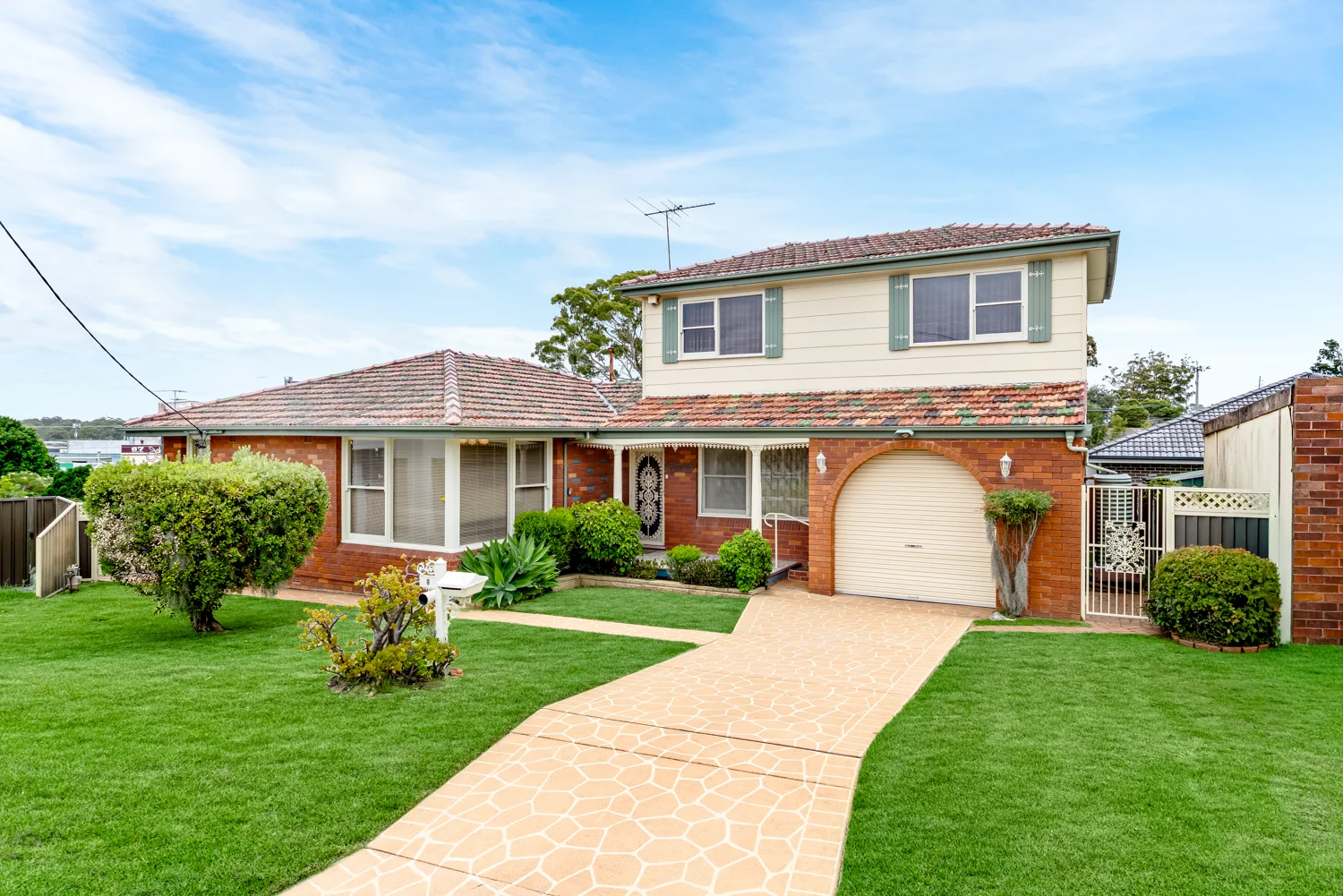8 Sunlea Avenue, Mortdale NSW 2223