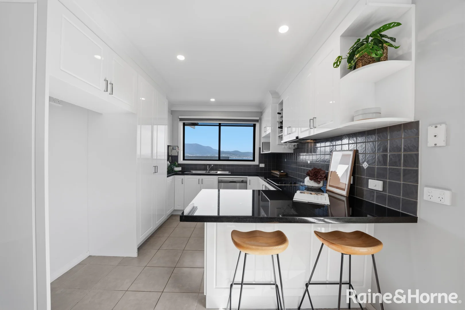 Additional image 14 of 2/654 Oceana Drive, Tranmere TAS 7018