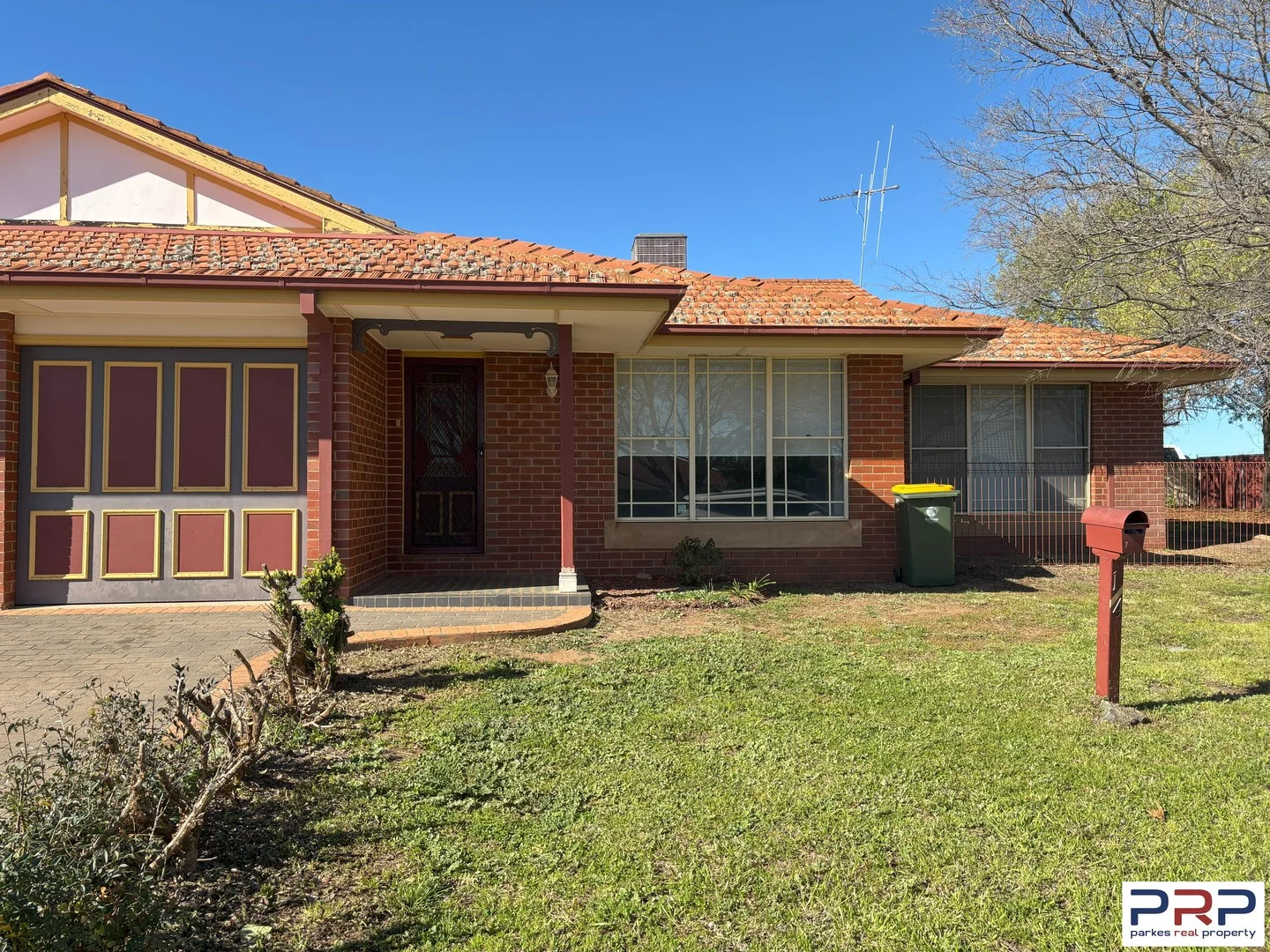 1/4 Friendship Place, Parkes NSW 2870