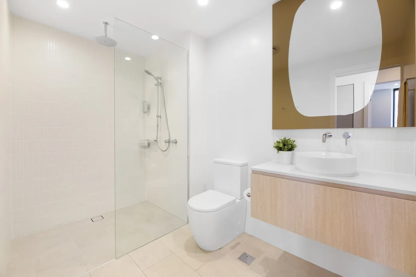 Additional image 16 of 502/180 Marine Parade, Labrador QLD 4215