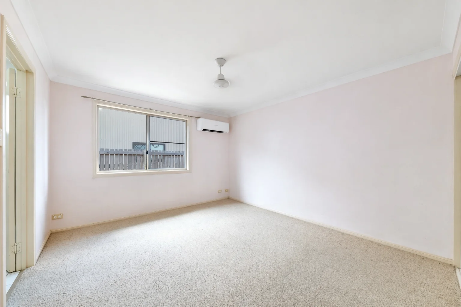 Additional image 10 of 2/23 Marine Parade, Laguna Quays QLD 4800