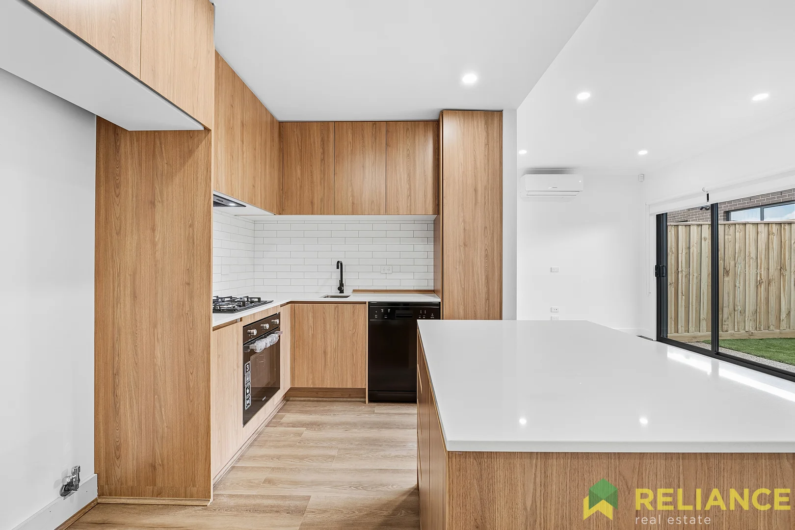 Additional image 5 of 33 Castello Drive, Deanside VIC 3336