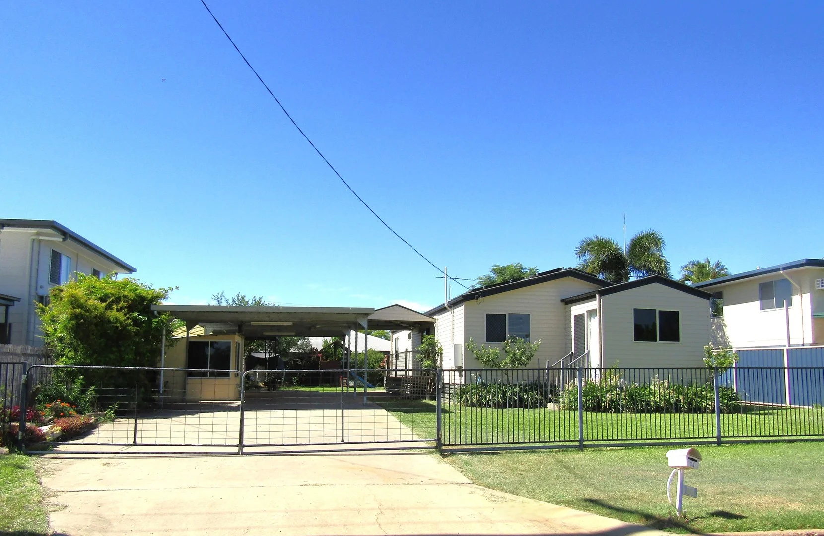 14 Adams Crescent, Blackwater QLD 4717