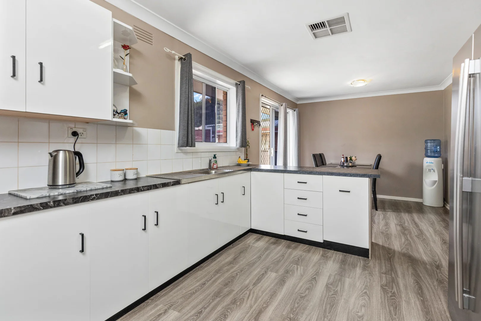 Additional image 4 of 19 Nixon Crescent, Tolland NSW 2650