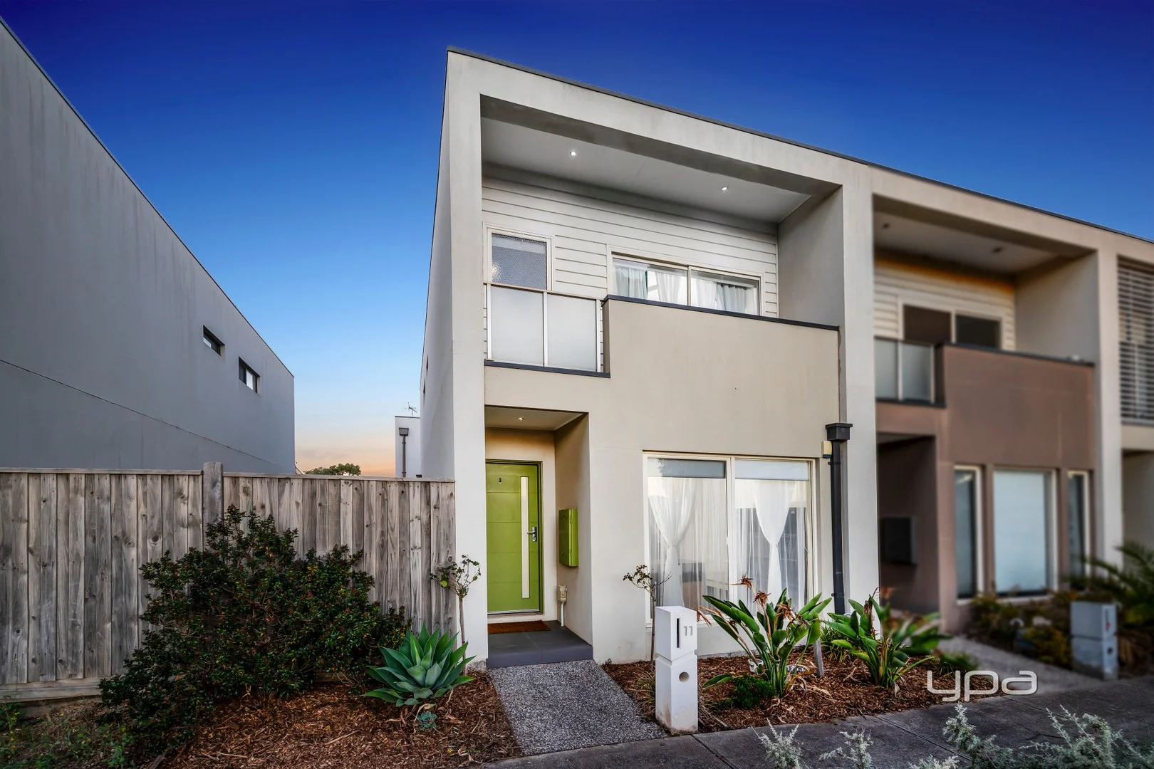 11 Armstrong Walk, Fraser Rise VIC 3336