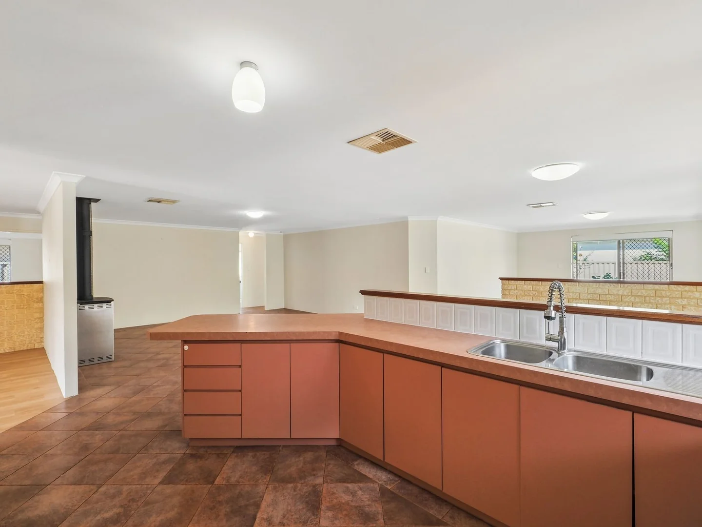 Additional image 7 of 39 Holmesdale Road, Woodbridge WA 6056