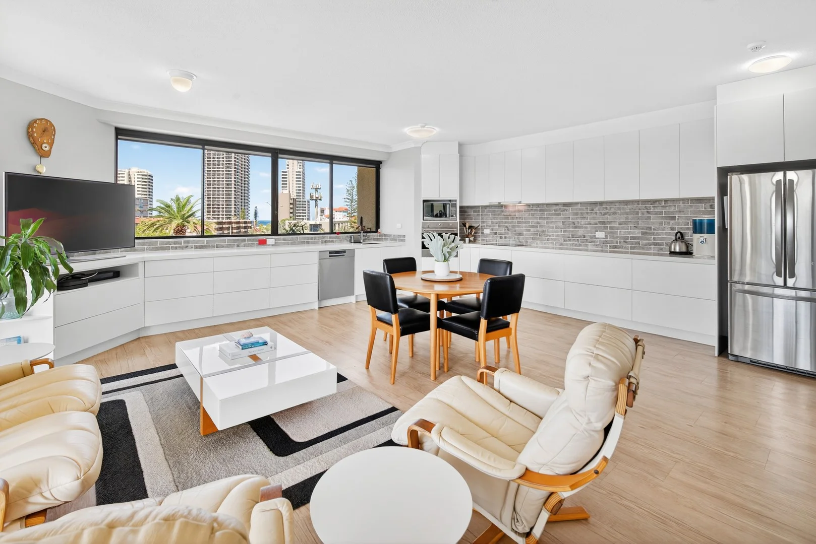 11/2890 Gold Coast Highway, Surfers Paradise QLD 4217
