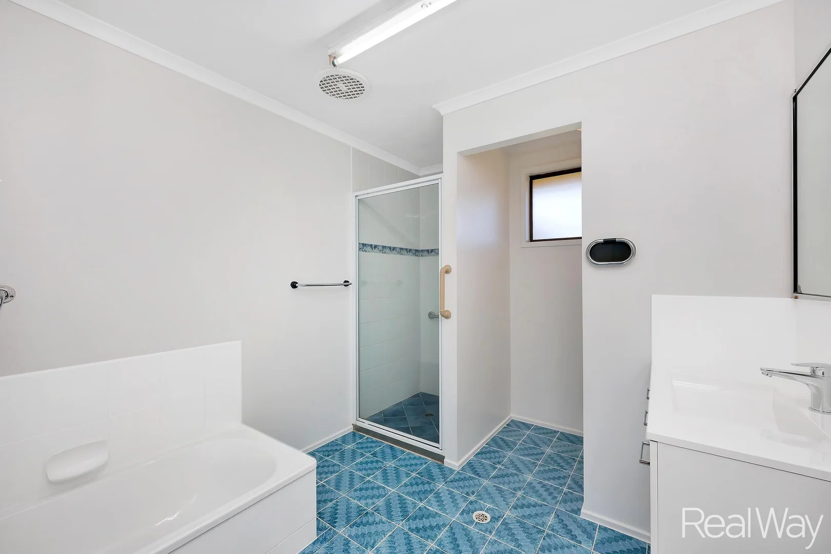 Additional image 15 of 19 Brady Street, Avenell Heights QLD 4670