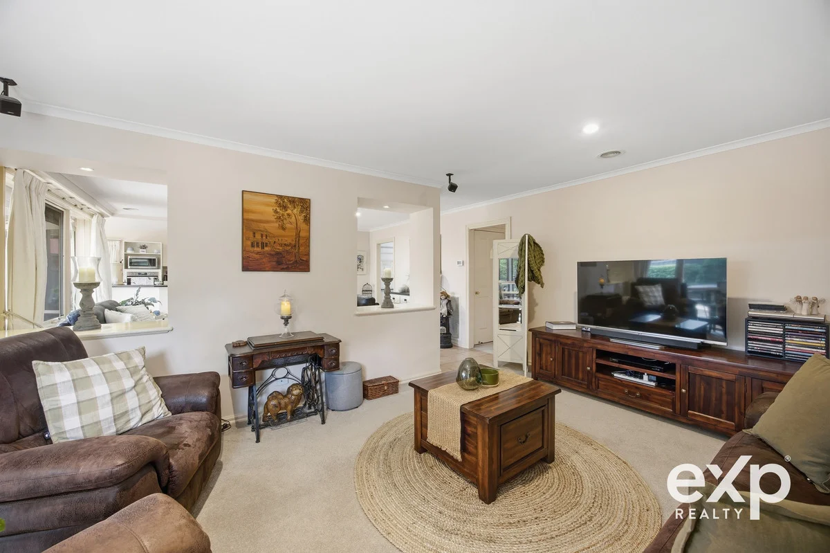 Additional image 16 of 21 Whernside Court, Mooroolbark VIC 3138