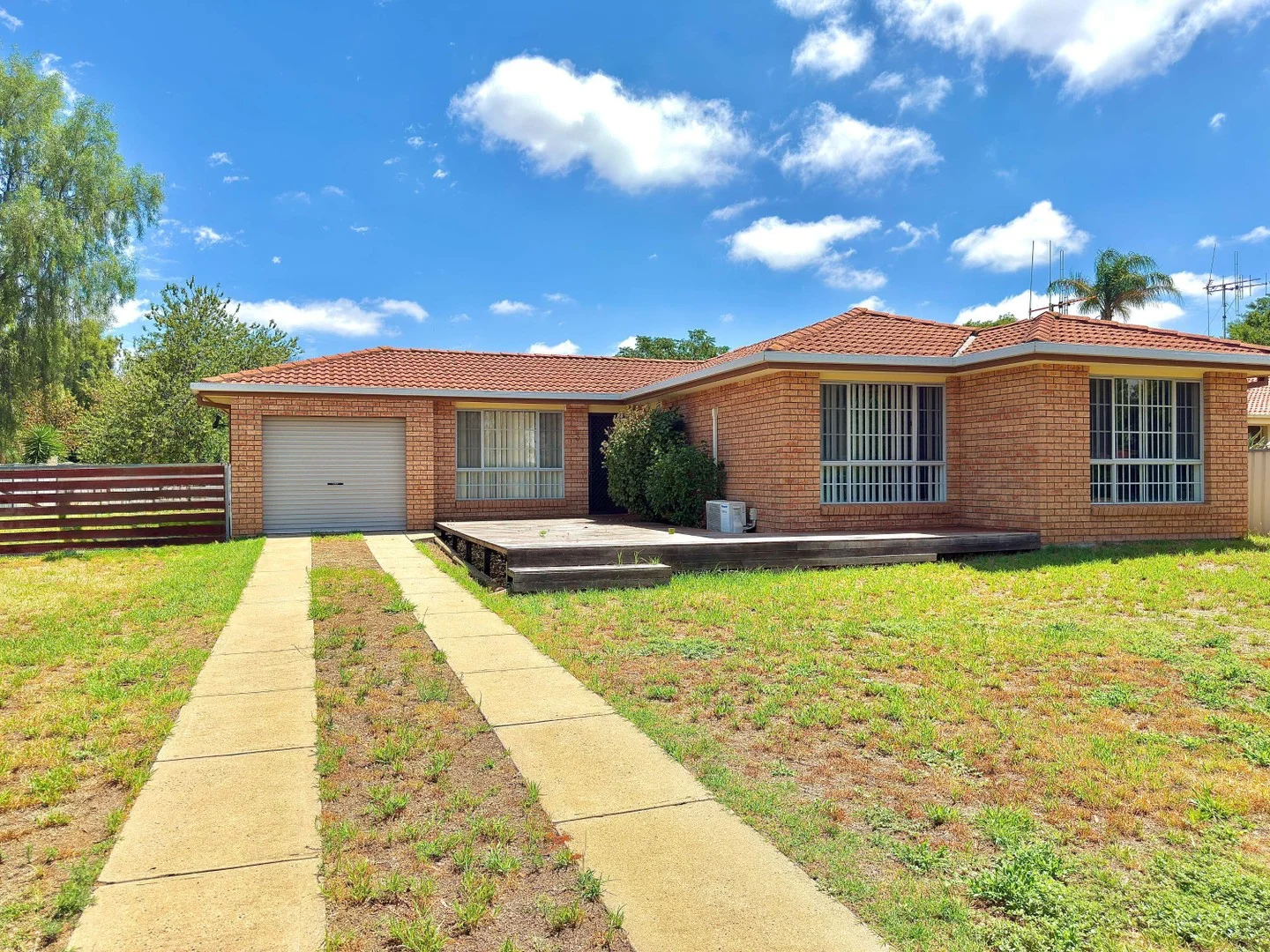 3 Dover Street, Forbes NSW 2871