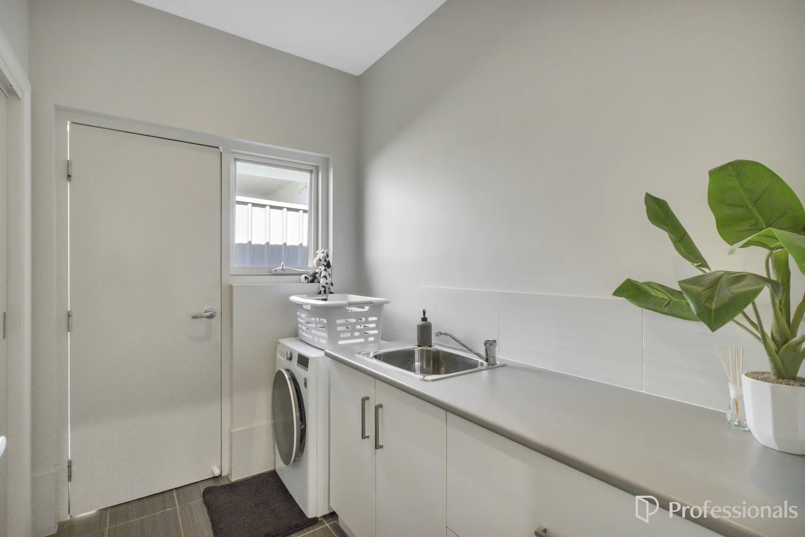 Additional image 24 of 29 Plunkett Drive, Lake Albert NSW 2650