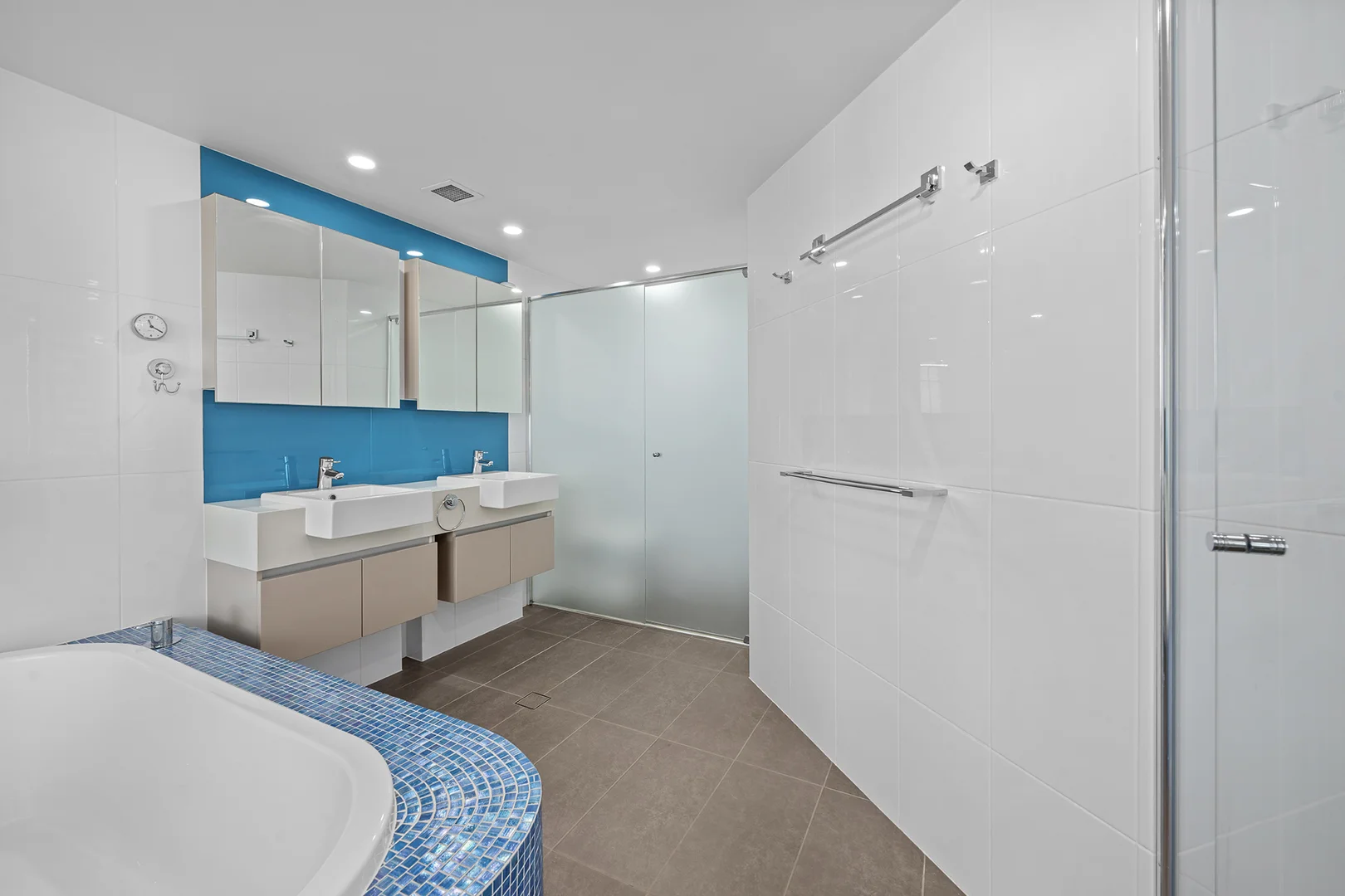 Additional image 19 of 28 Bayview Street, Runaway Bay QLD 4216