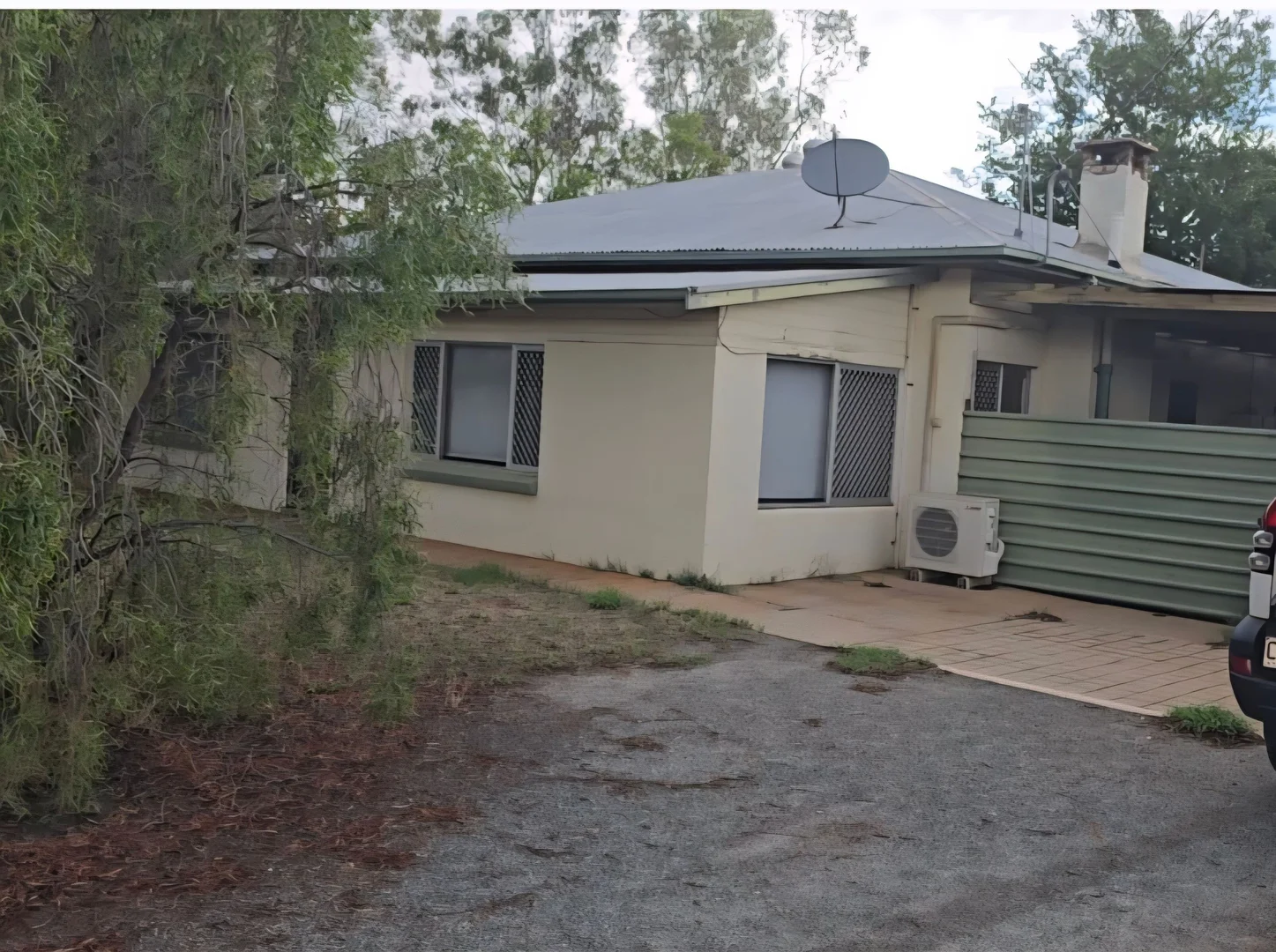 Additional image 19 of East Side NT 0870