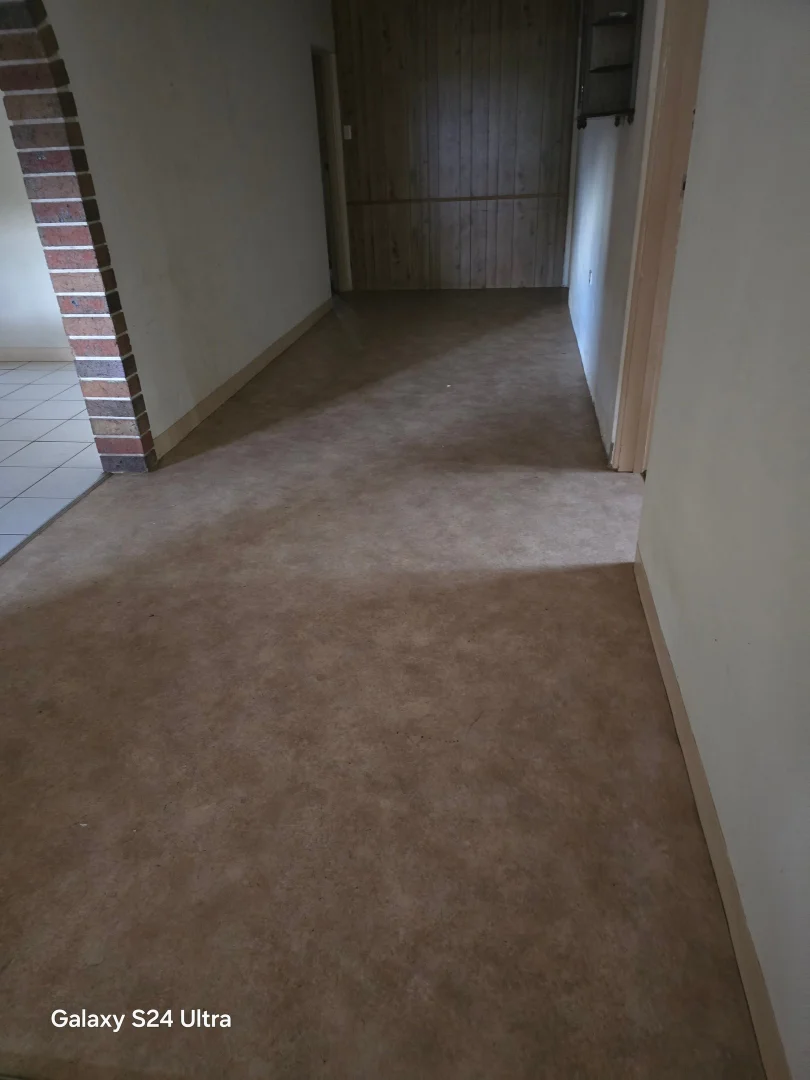 Additional image 17 of East Side NT 0870