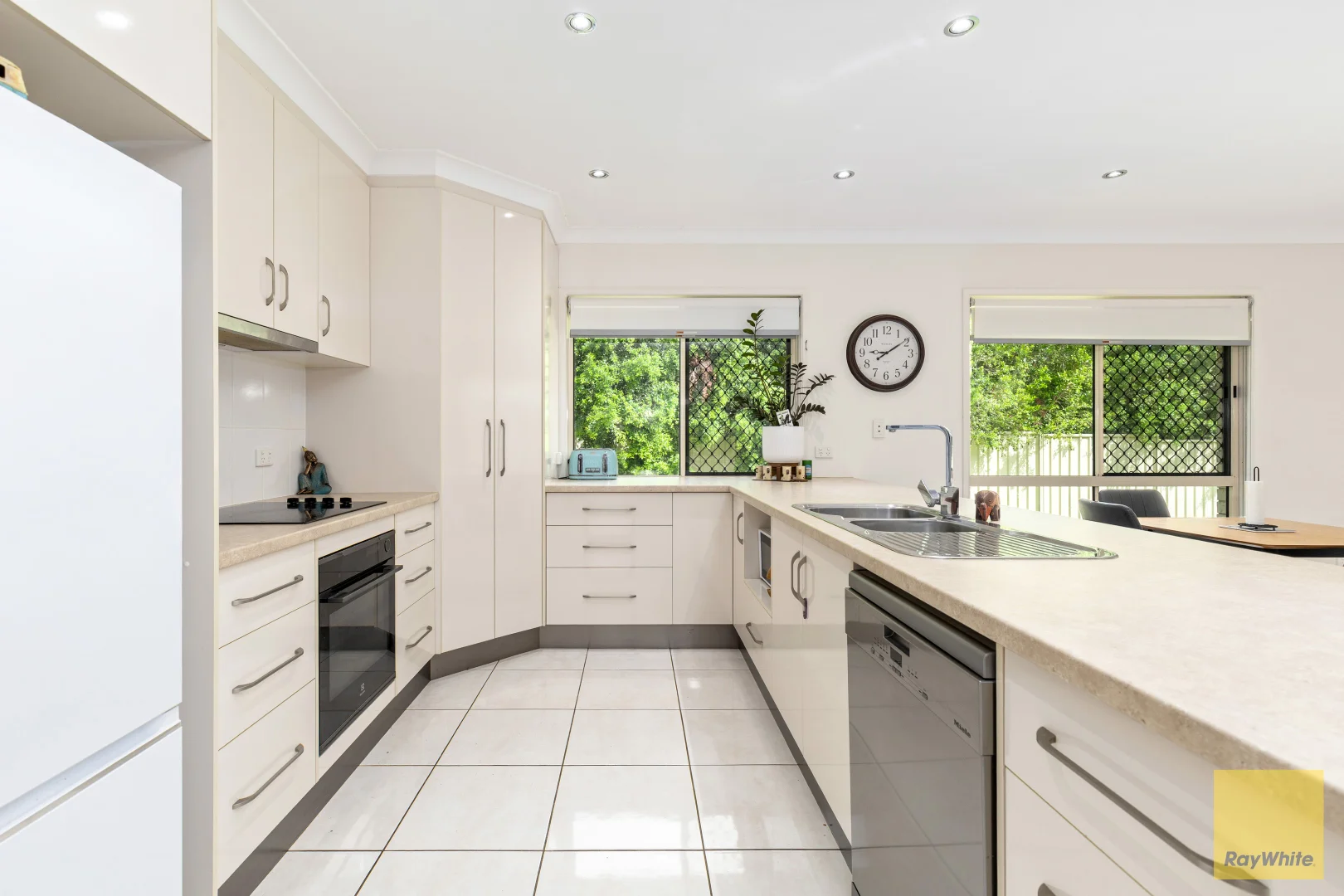 Additional image 5 of 9 Canterbury Road, Emerald QLD 4720