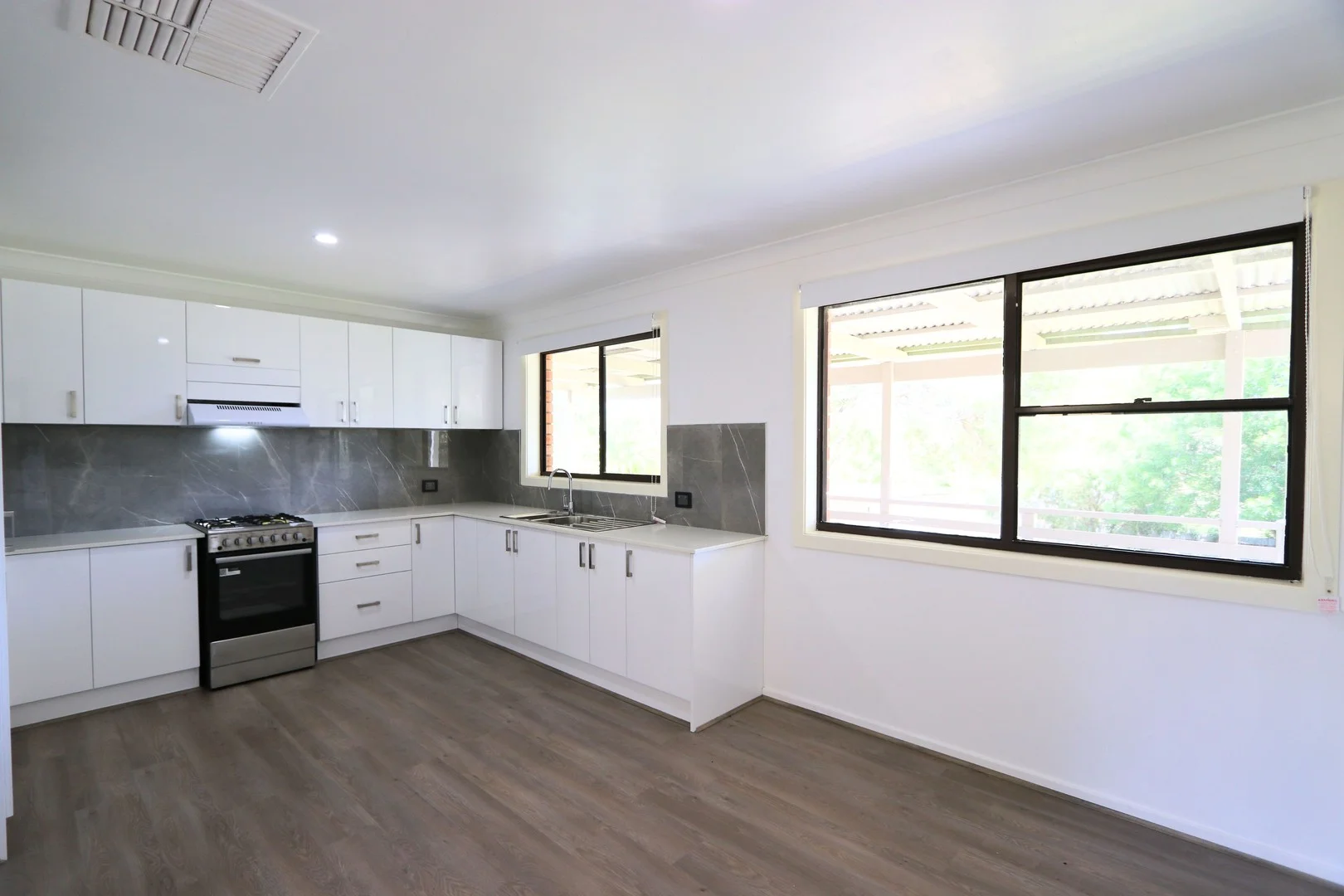 13 MILONG STREET, Young NSW 2594