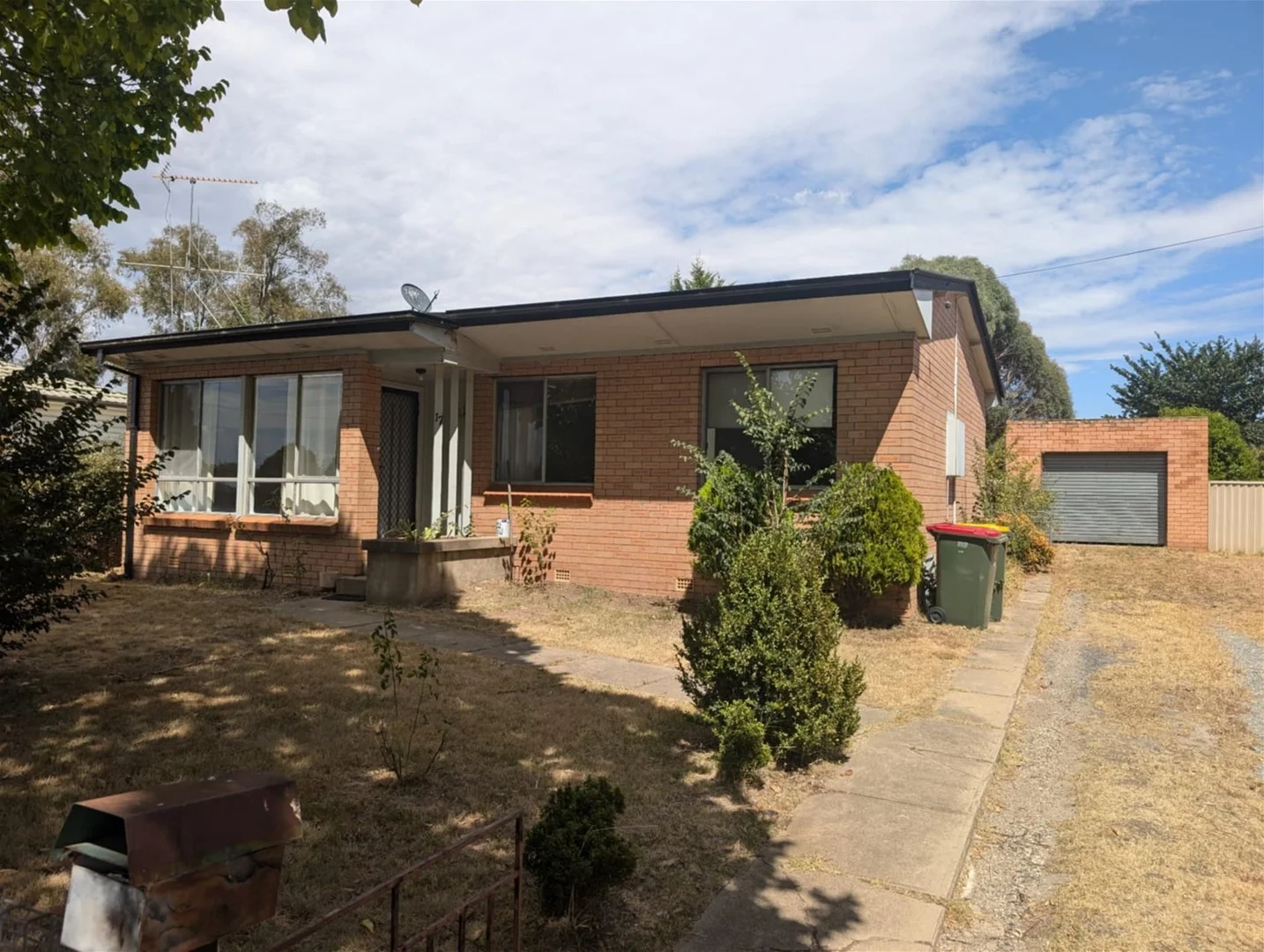 17 Mount Street, Blayney NSW 2799