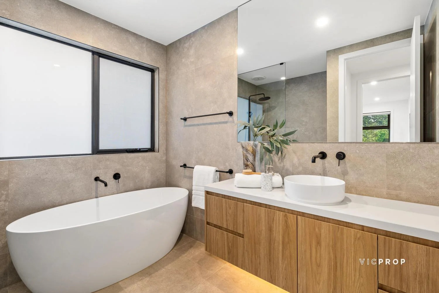 Additional image 8 of 128a Beverley Street, Doncaster East VIC 3109