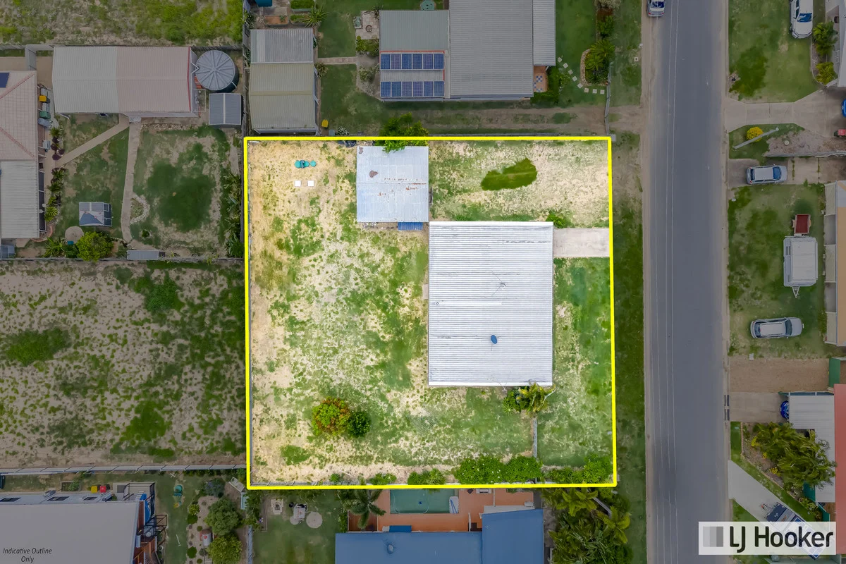 Additional image 19 of 15 Palm Court, Moore Park Beach QLD 4670