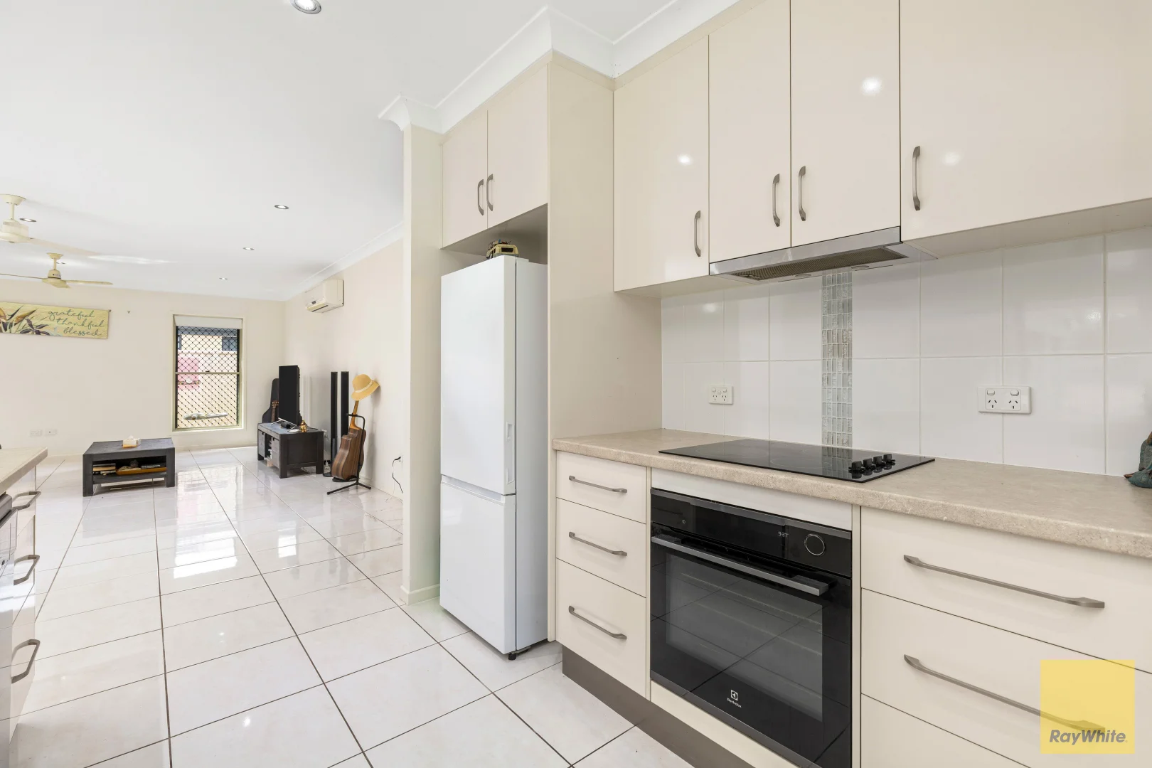 Additional image 6 of 9 Canterbury Road, Emerald QLD 4720